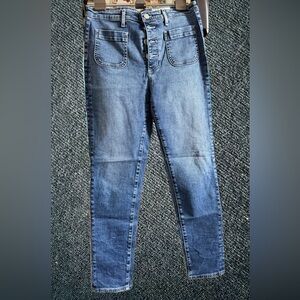 AG Adriano Goldschmied Women's Skinny Jeans w button closure